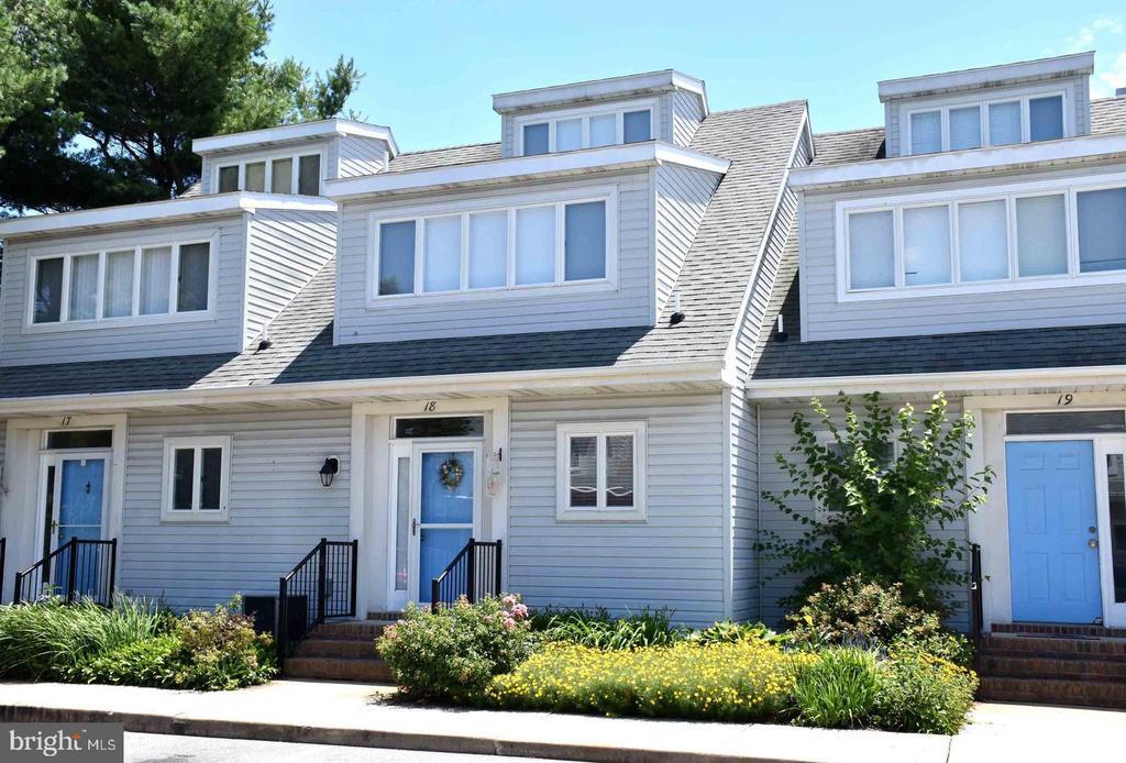 Photo - 18 Henlopen Gardens