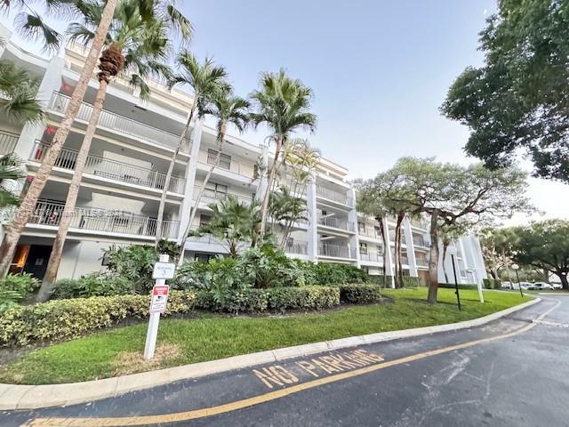 Photo - 16141 Blatt Blvd Condo Unit 402