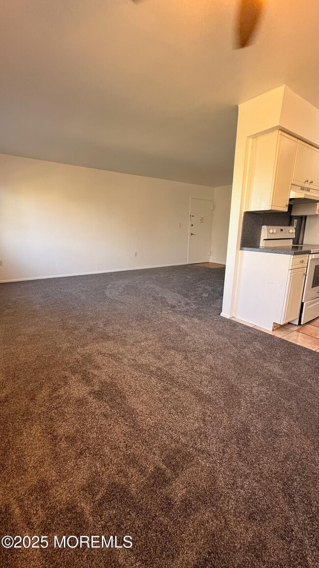 Photo - 76 Manchester Ct Unidad H