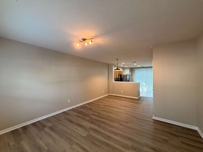 NEWLY UPGRADED 2BD/2.5 BATH TOWNHOME IN THE EXCLUSIVE WYNCHASE COMMUNITY!!