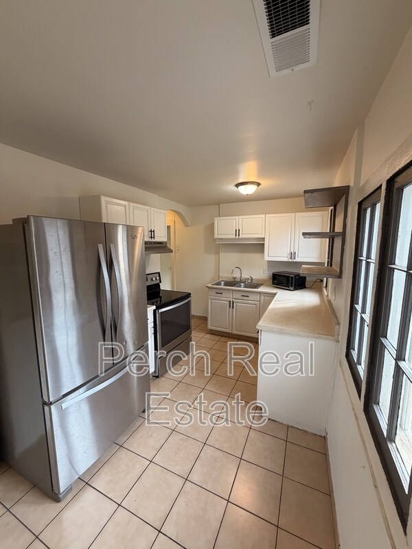 Photo - 107 S Kendall St