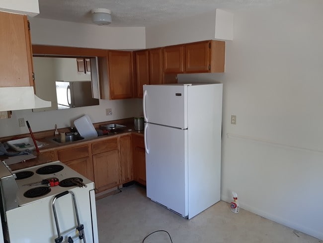 Kitchen - 720 King Ave Unit 5