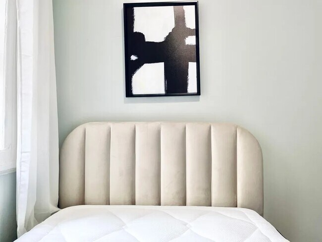 Photo - Furnished room/NOT APARTMENT Unit 2