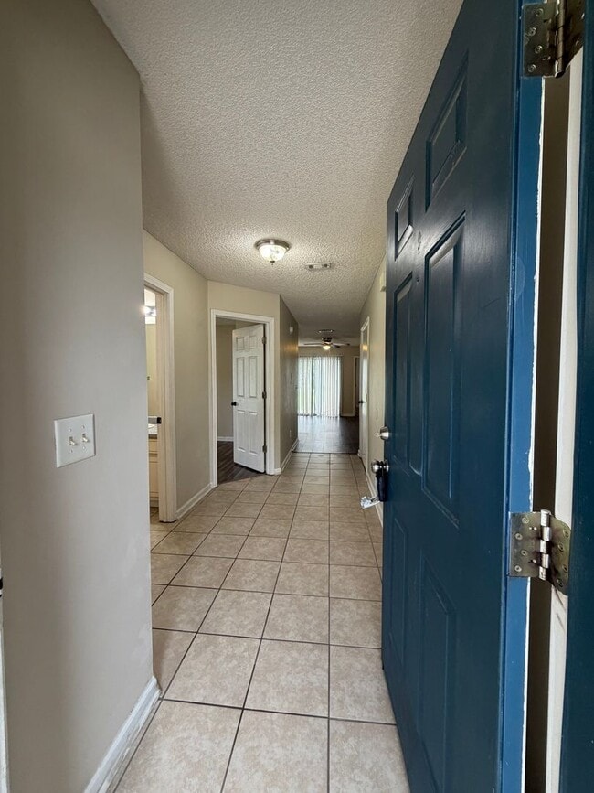 Photo - 23 Talbot Ct Unit 1