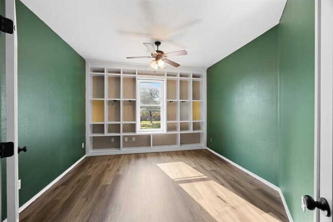 Building Photo - 4409 Woodstock Dr