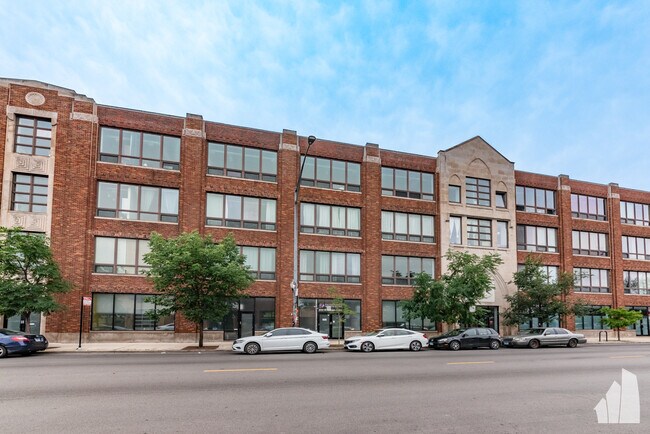 Building Photo - 4131 W Belmont Ave Rental