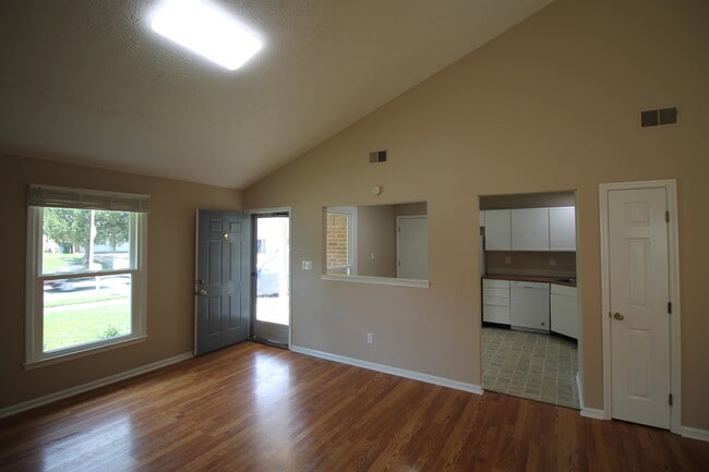 316 Squires Rd