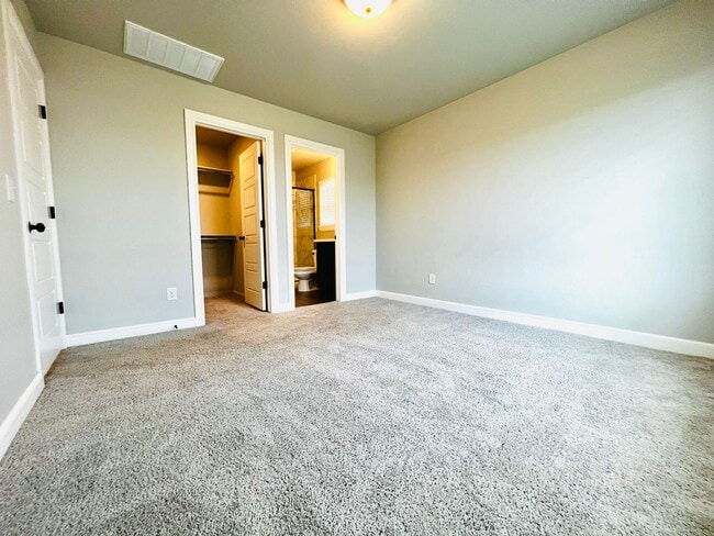 Photo - Beautiful 3BD 2BA Located in Edmond's Valencia NW 187th Addition!!