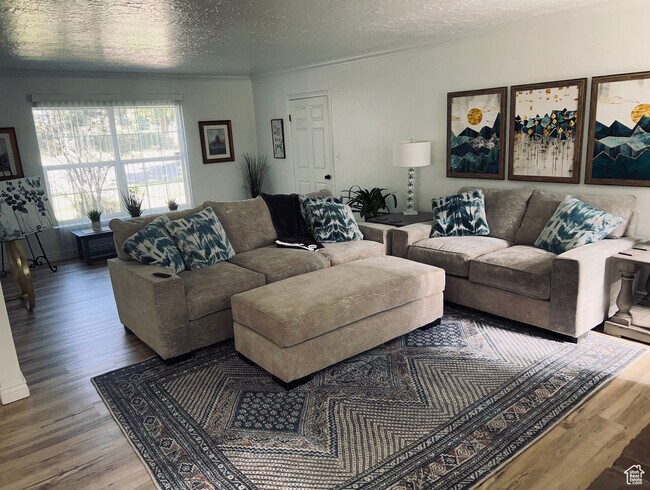 Photo - 2537 Taylor Ave