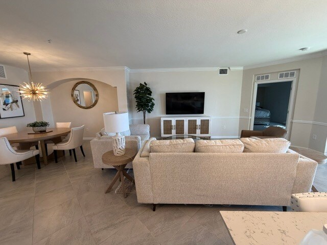 Large Open Living Space - 10801 Tarflower Dr Unit 102