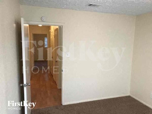 Photo - 2418 Aprilmont Dr