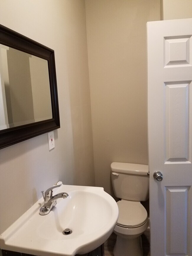 Photo - Spacious 4 BR 3 Bath single family home ne...