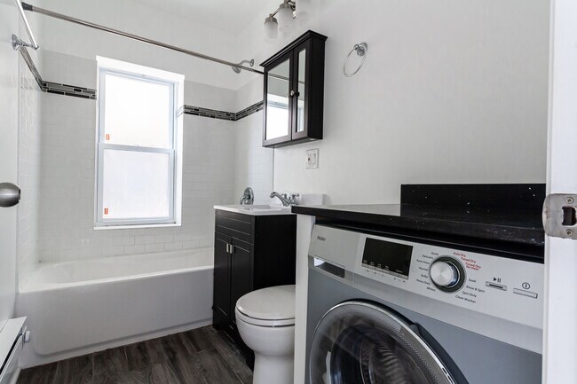 Photo - 843 W Cornelia Ave Unit 1N