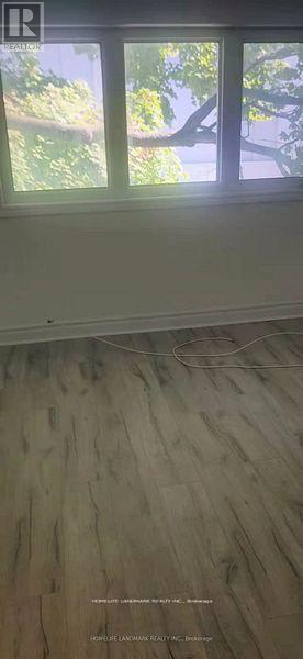 Photo - 2475 Yonge St