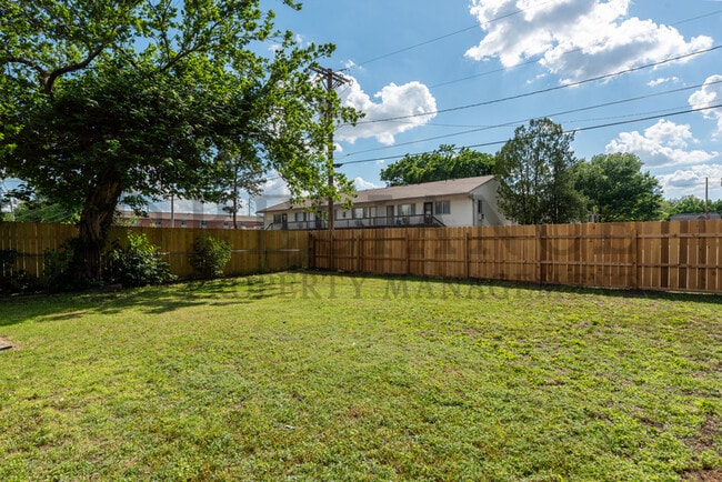 Photo - 2201 S Glendale