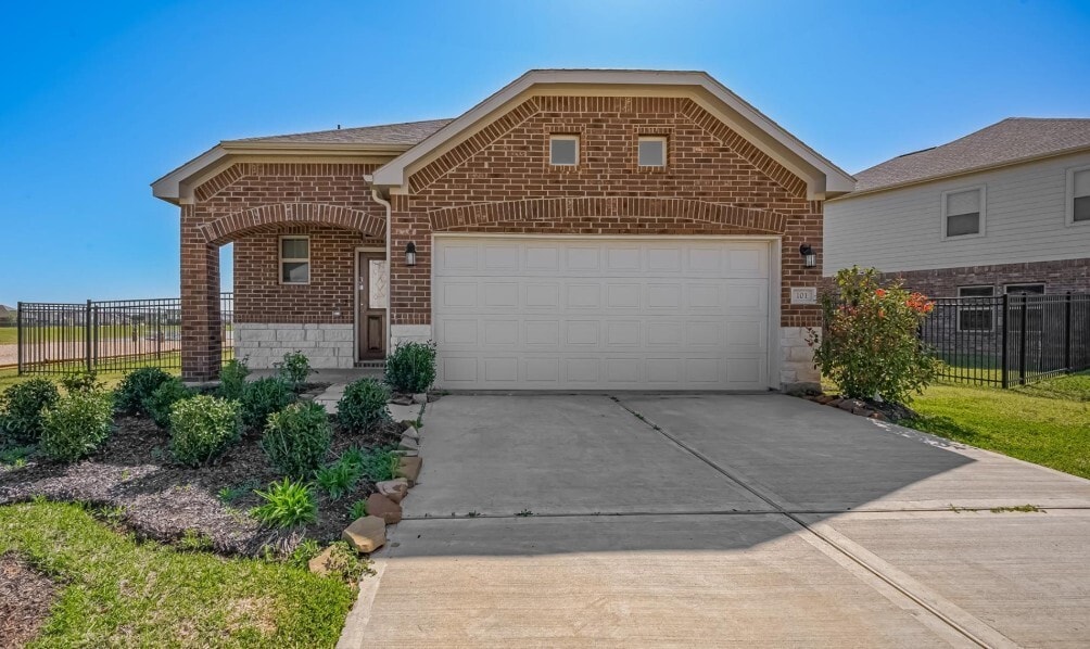 Photo - 101 Eliana Shores Dr