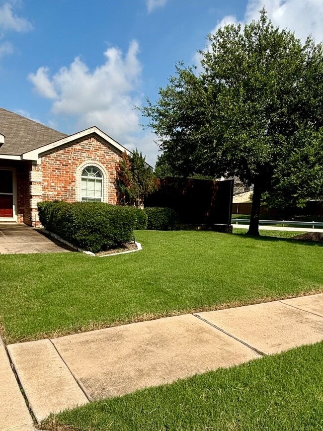 Photo - 2200 Halladay Tr