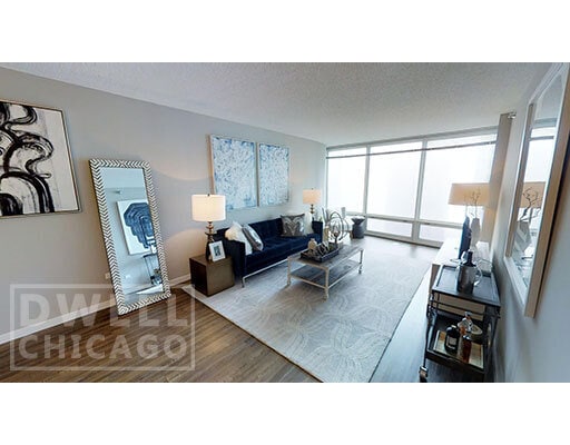 Building Photo - 352 E Ohio St Rental