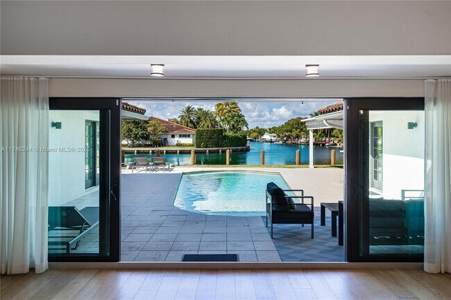 Photo - 524 Oleander Dr