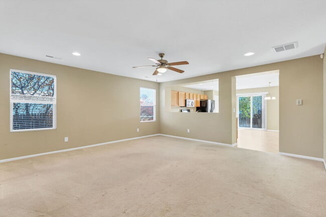 Photo - 857 Stagecoach Dr