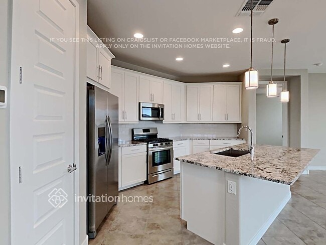 Photo - 18841 W Canterbury Dr