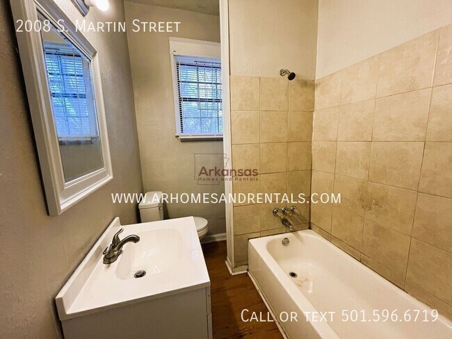 Photo - 2008 S Martin St