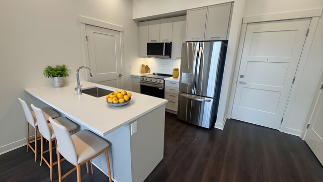 Photo - 5382-200 200 St