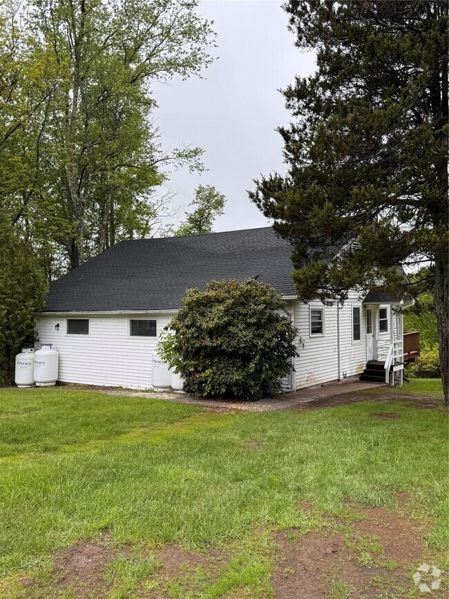Building Photo - 955 NY-52 Rental
