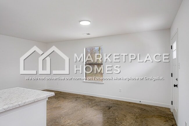 Photo - 853 Kippley St