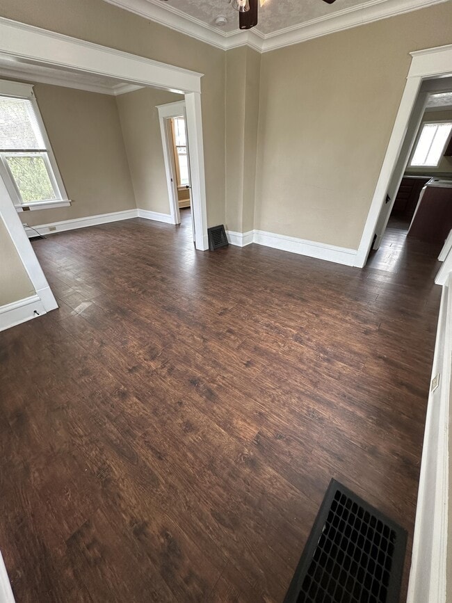 Photo - 708 4th Ave S