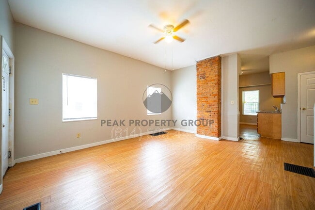 Photo - 757 Wager St