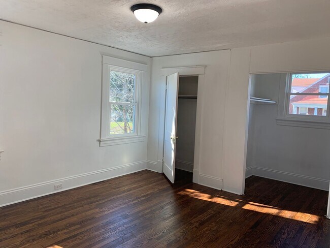 Photo - 2 Bedroom 1 Bath Available to Rent for $1,...