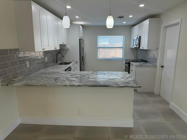 Photo - 1143 SE 4th Ave