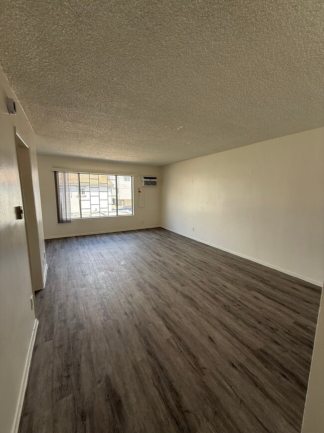 Photo - 915 N Wilton Pl Unidad 211