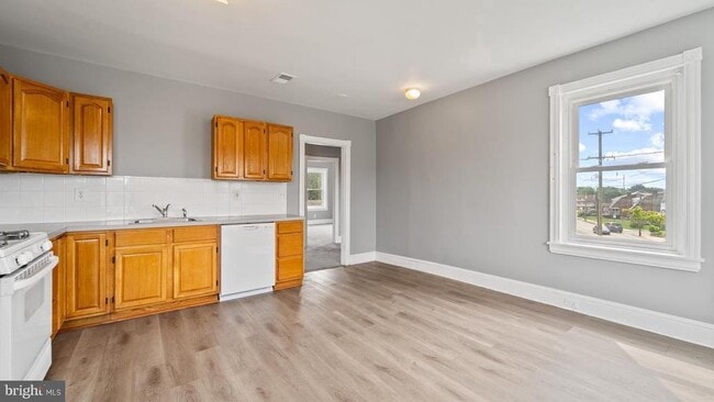 Building Photo - 203 S Springfield Rd
