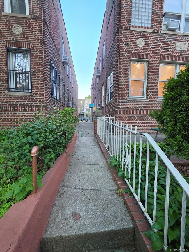Photo - 30-11-30-35 35th St Unit 1