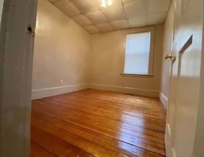 16 Robinson St Unit 1