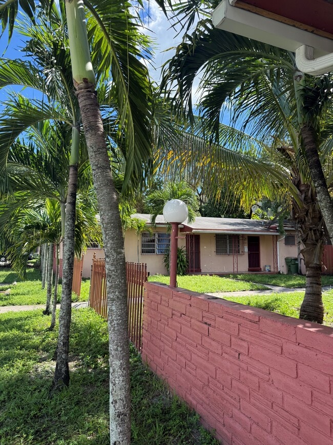 Photo - 662 NE 132nd St Unit Beautiful 3 Bed 2 Bath