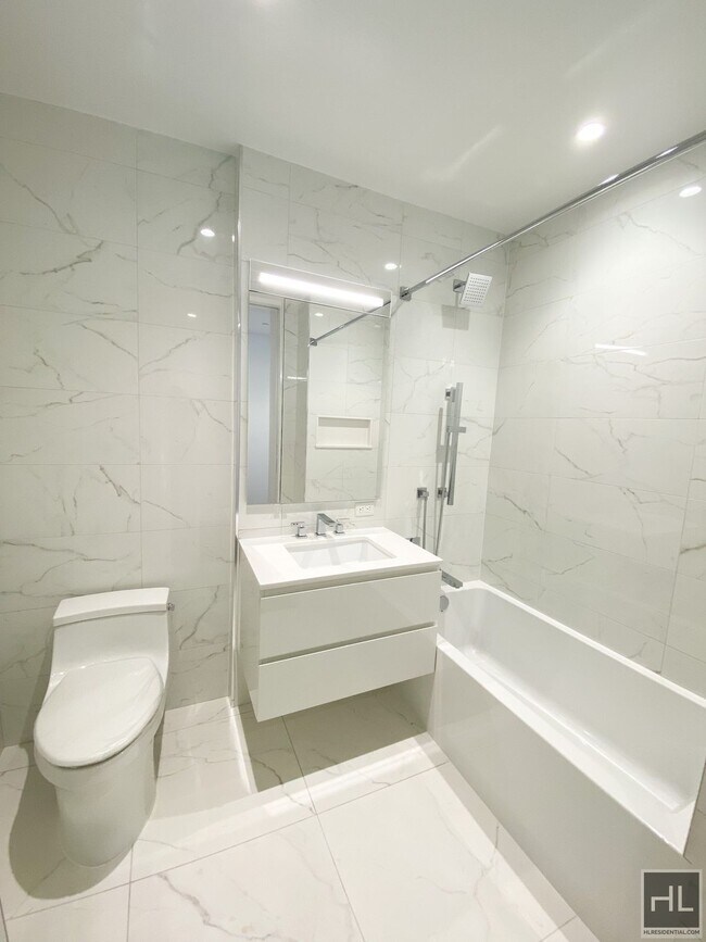 Photo - East 44th Street Unidad 22L