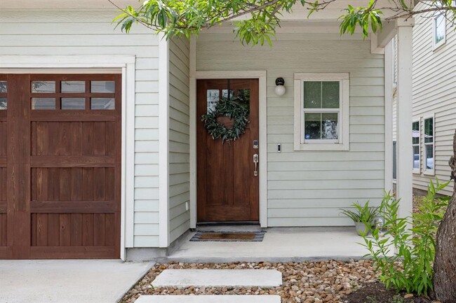 Photo - 2705 Halcyon Dr Unit 7