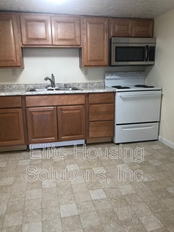 Photo - 204 Maple Ave