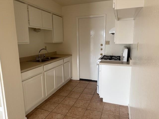 Photo - 814 Hazelton St