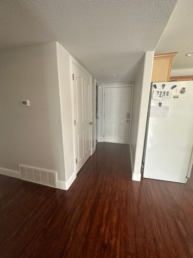 Photo - 2 Bed 2 bath bottom unit condo in Orem