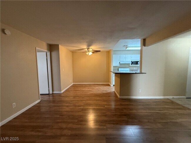 Photo - 2200 S Fort Apache Rd Unidad 1001