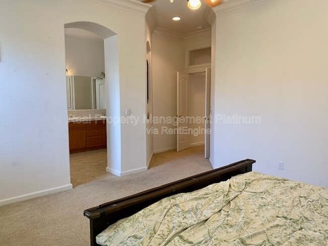 Photo - 2450 Magill Ave