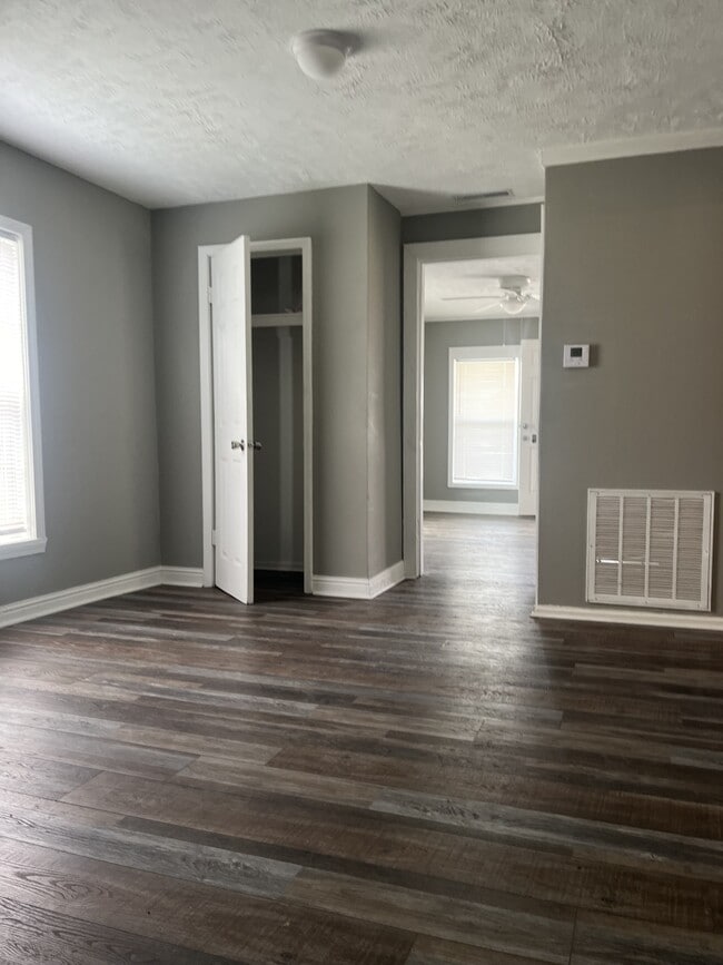 Photo - 308 Sterling St