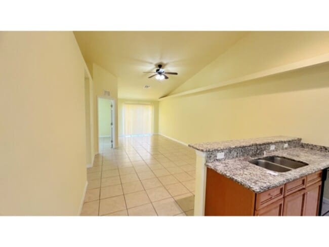 Photo - 3 Bedroom 2 Bath 1 Car garage Duplex! Convenient Location! SW Cape!