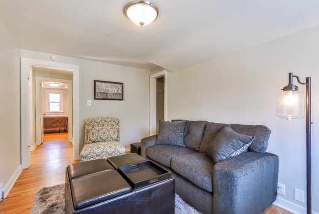 Photo - 608 S College Ave Unidad C