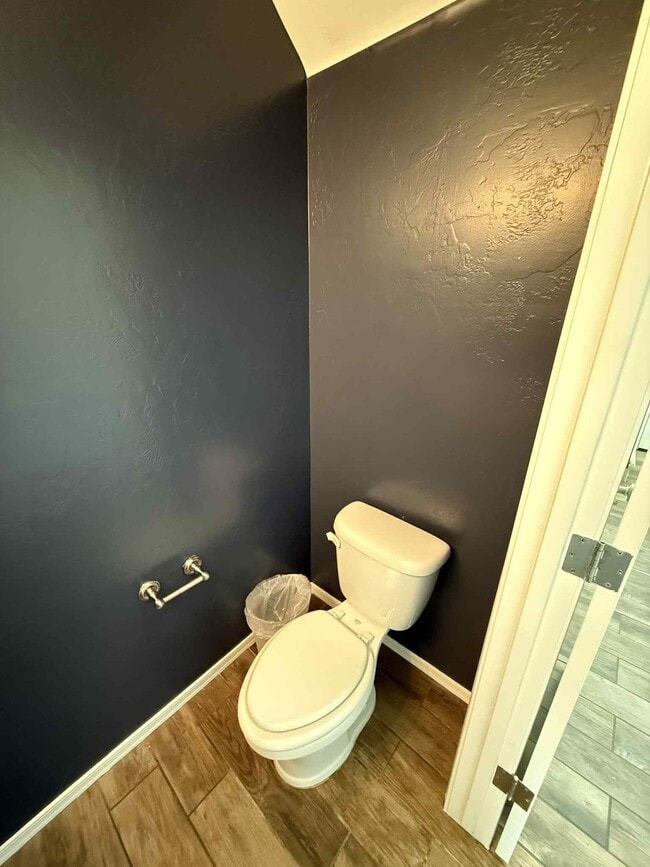 Photo - 109 S Crown Plaza