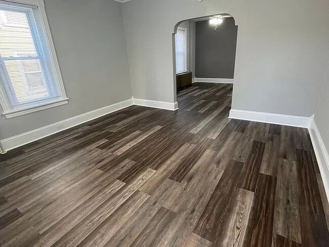 Photo - 47 W 17th St